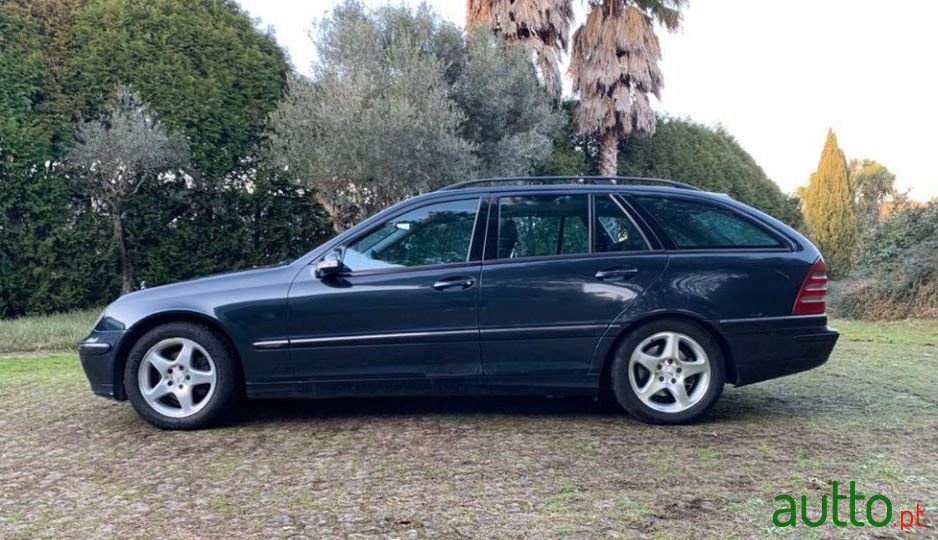 2001' Mercedes-Benz C-220 photo #3