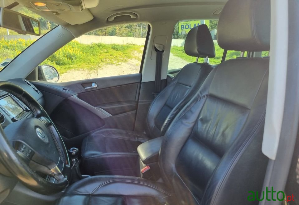 2008' Volkswagen Tiguan photo #5