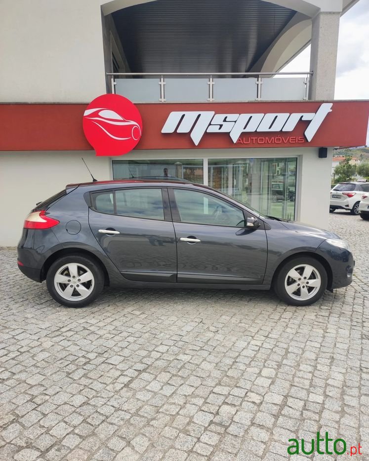 2010' Renault Megane photo #1