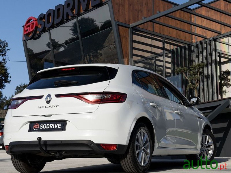 2016' Renault Megane photo #5