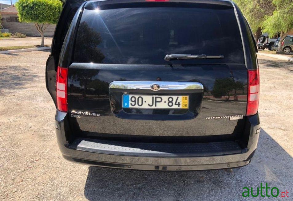 2010' Chrysler Grand Voyager photo #3