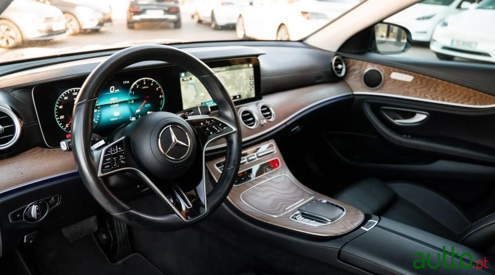 2022' Mercedes-Benz Classe E photo #3