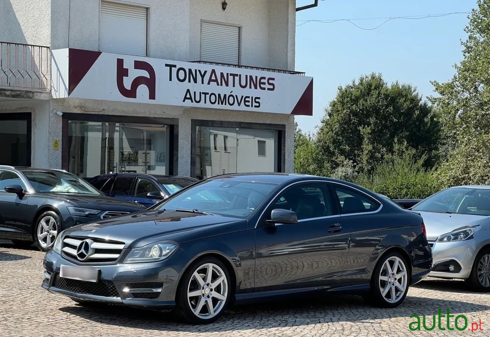 2012' Mercedes-Benz Classe C photo #1