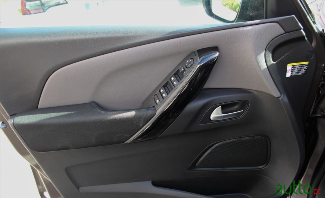 2017' Citroen C4 Grand Picasso photo #5