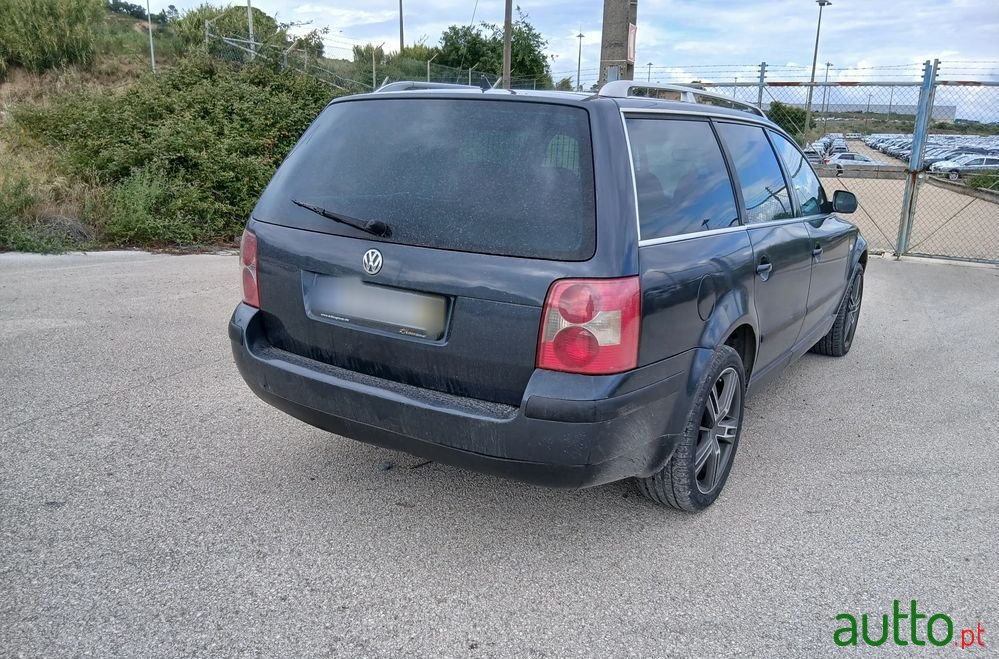 2003' Volkswagen Passat Variant photo #4