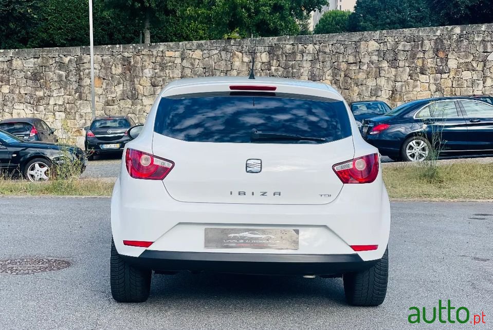 2013' SEAT Ibiza photo #3