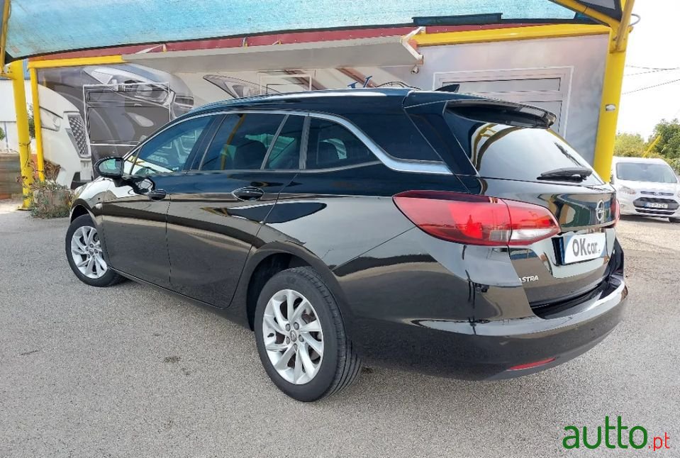 2017' Opel Astra Sports Tourer photo #2