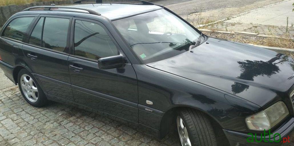 1999' Mercedes-Benz 220 Sport photo #3