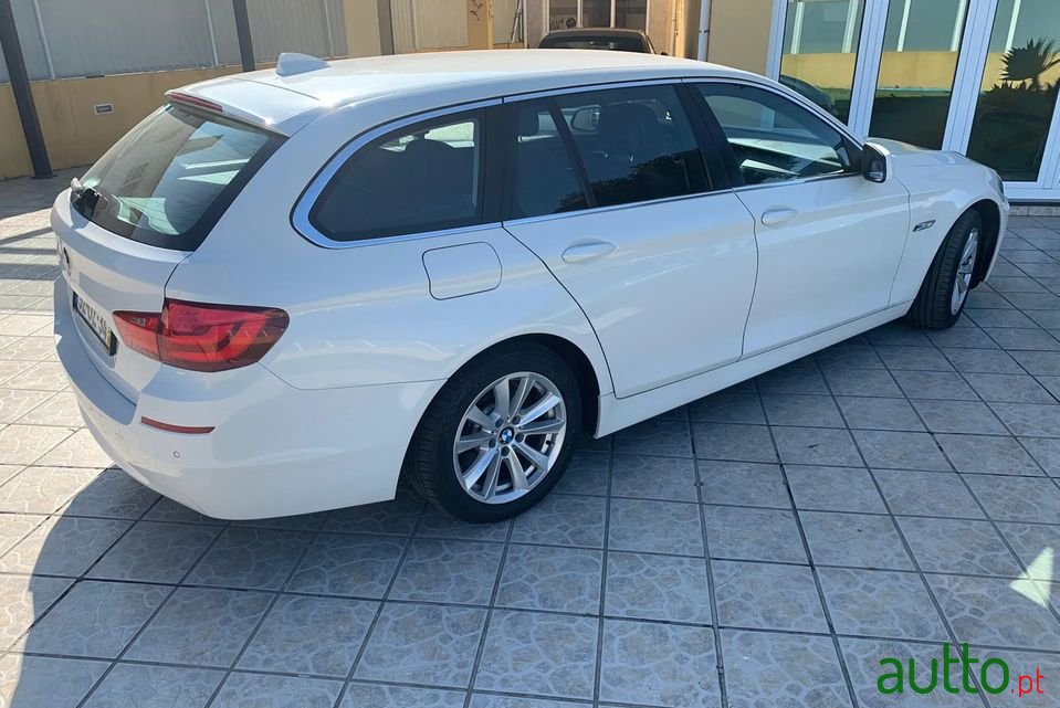 2012' BMW 520 photo #6