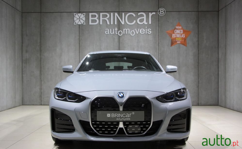 2022' BMW i4 Edrive40 Desportiva M photo #3