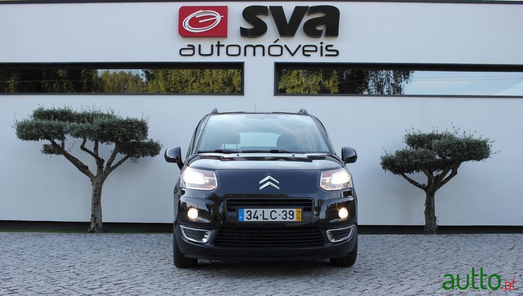 2010' Citroen C3 Picasso photo #3