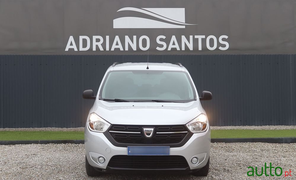 2018' Dacia Lodgy photo #2