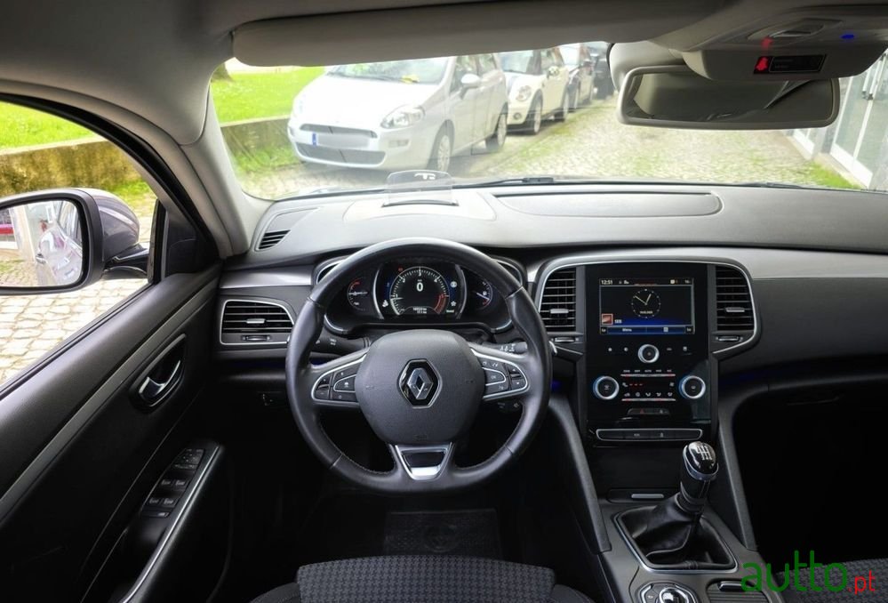 2017' Renault Talisman Sport Tourer photo #6