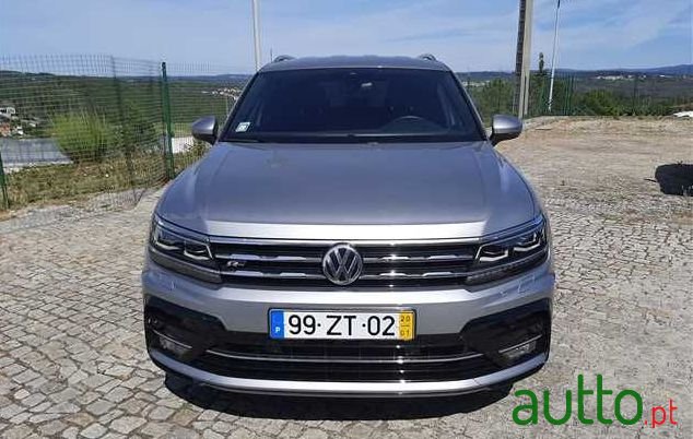 2020' Volkswagen Tiguan Allspace photo #1