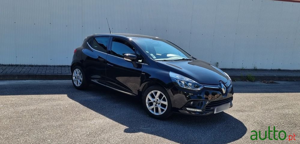 2019' Renault Clio photo #1