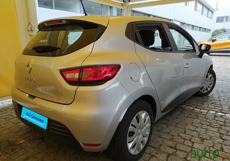 2019' Renault Clio photo #2