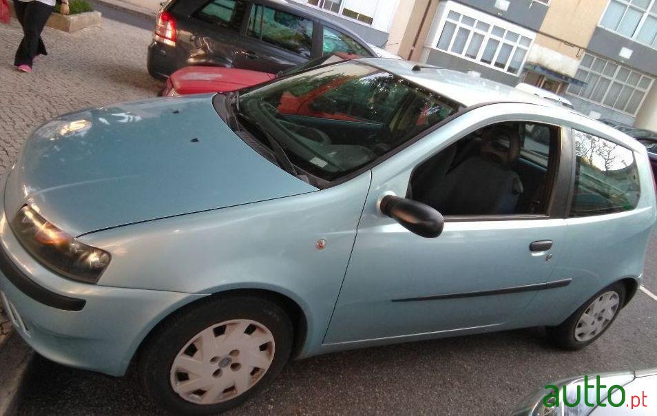 2001' Fiat Punto Sx photo #2