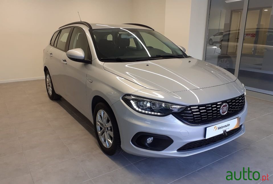 2019' Fiat Tipo Station Wagon photo #3