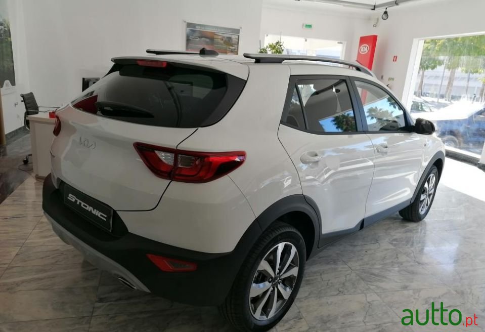 2021' Kia Stonic photo #5