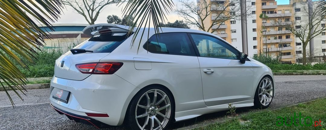 2013' SEAT Leon photo #5