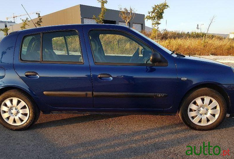 2004' Renault Clio 1.2 Confort photo #2