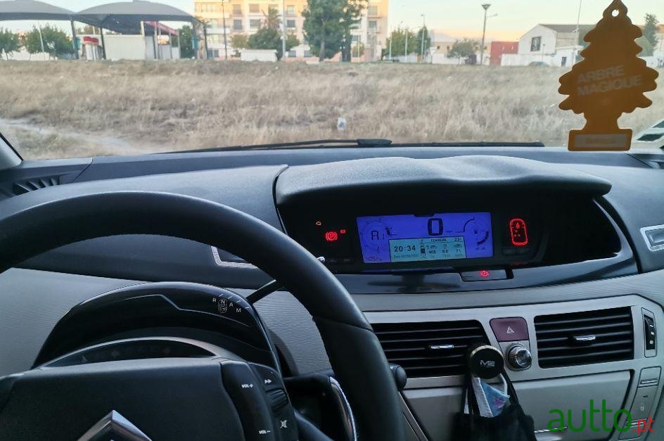 2010' Citroen C4 Grand Picasso photo #1