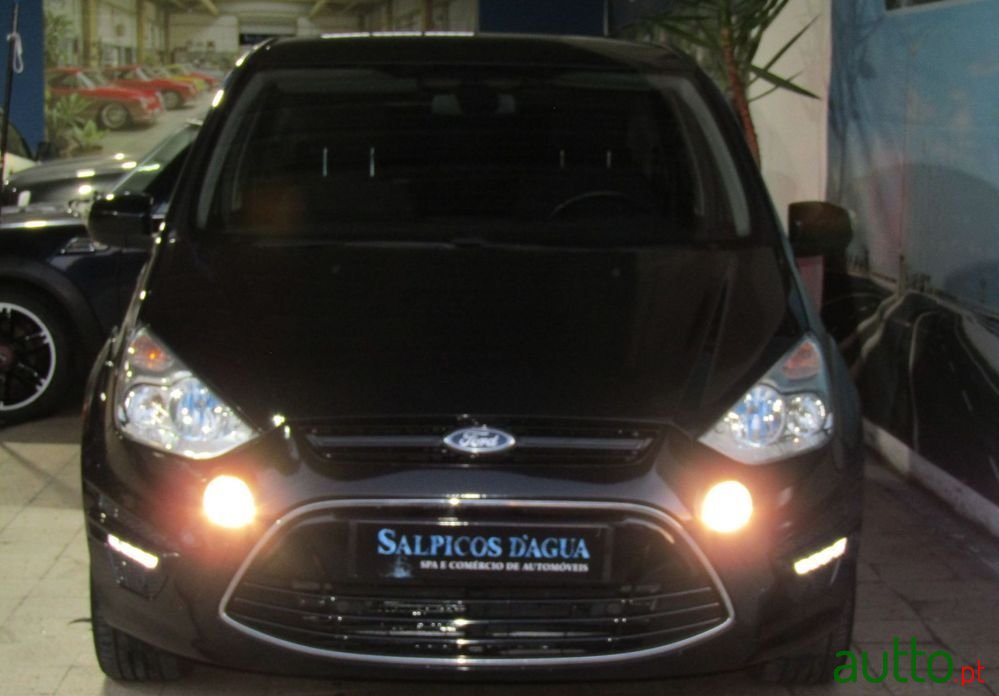 2013' Ford S-Max photo #4