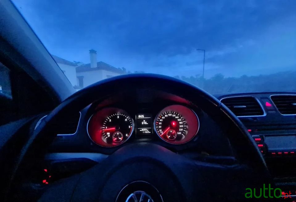 2010' Volkswagen Golf photo #4