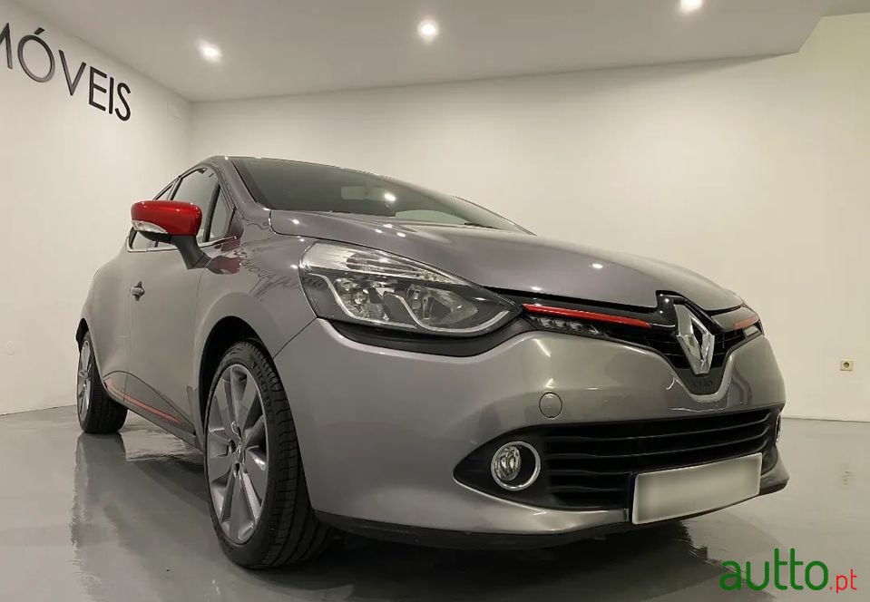 2014' Renault Clio photo #2