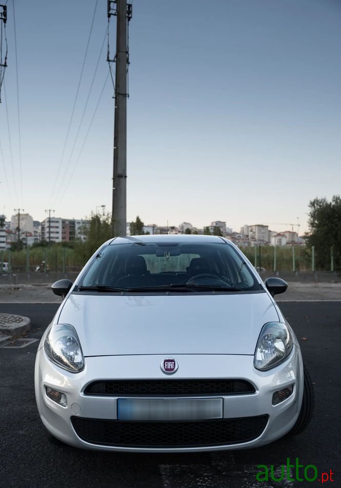 2015' Fiat Punto photo #1