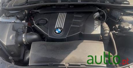 2010' BMW Série 3 D photo #4