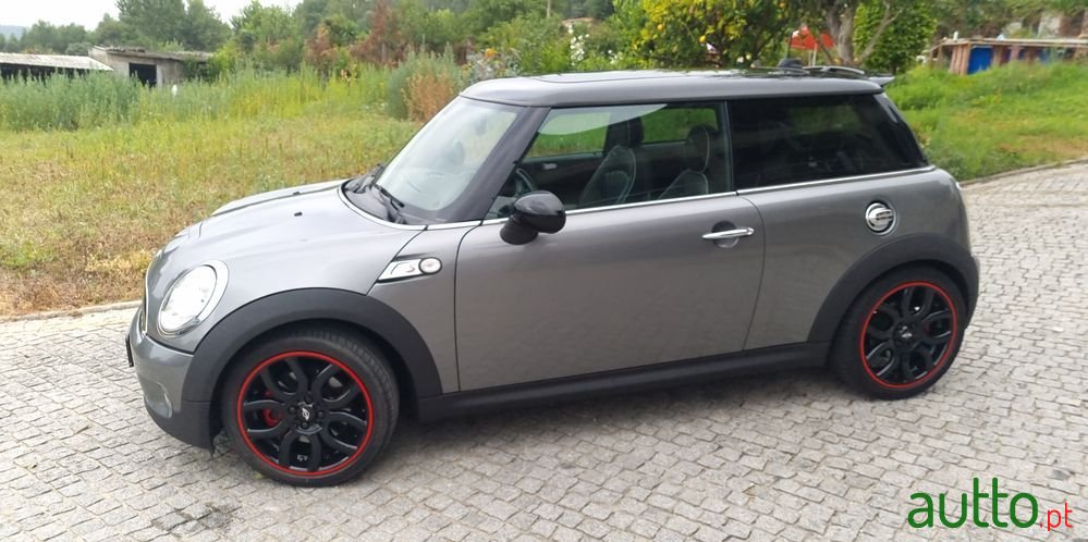 2009' MINI Cooper S photo #3