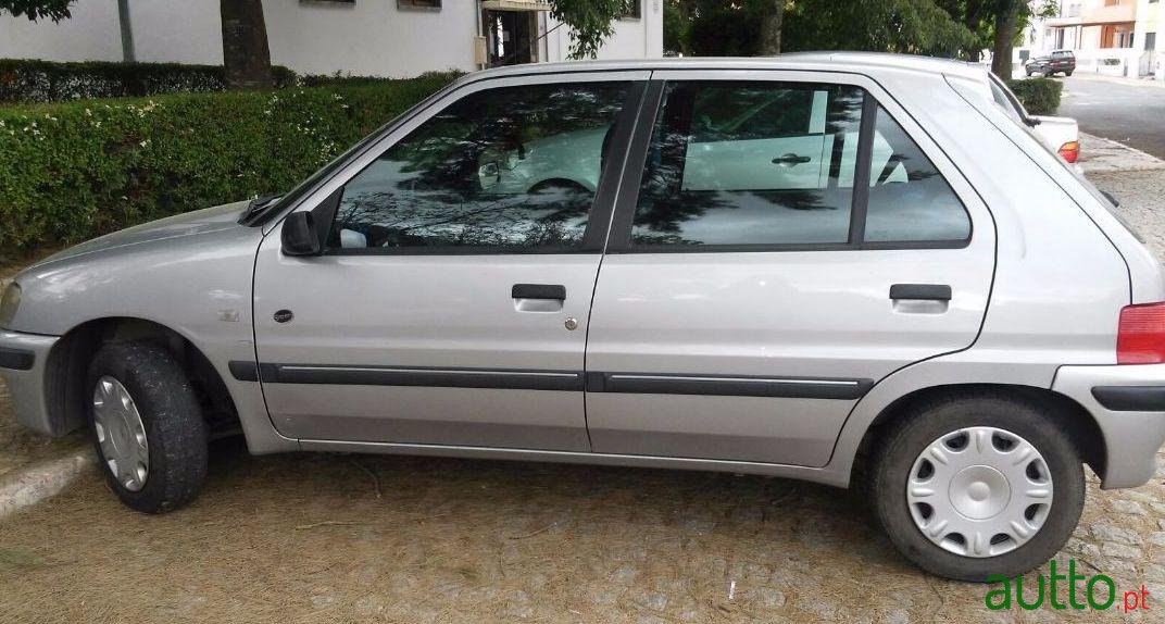 2000' Peugeot 106 Green photo #1