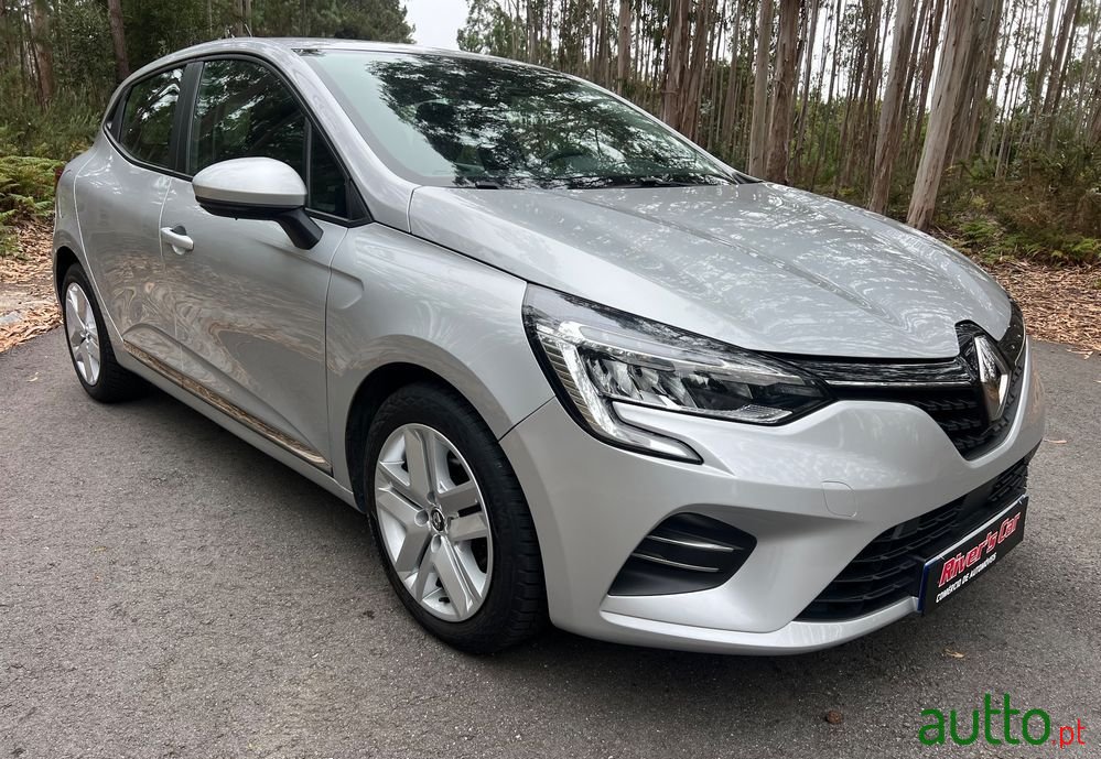 2020' Renault Clio photo #5
