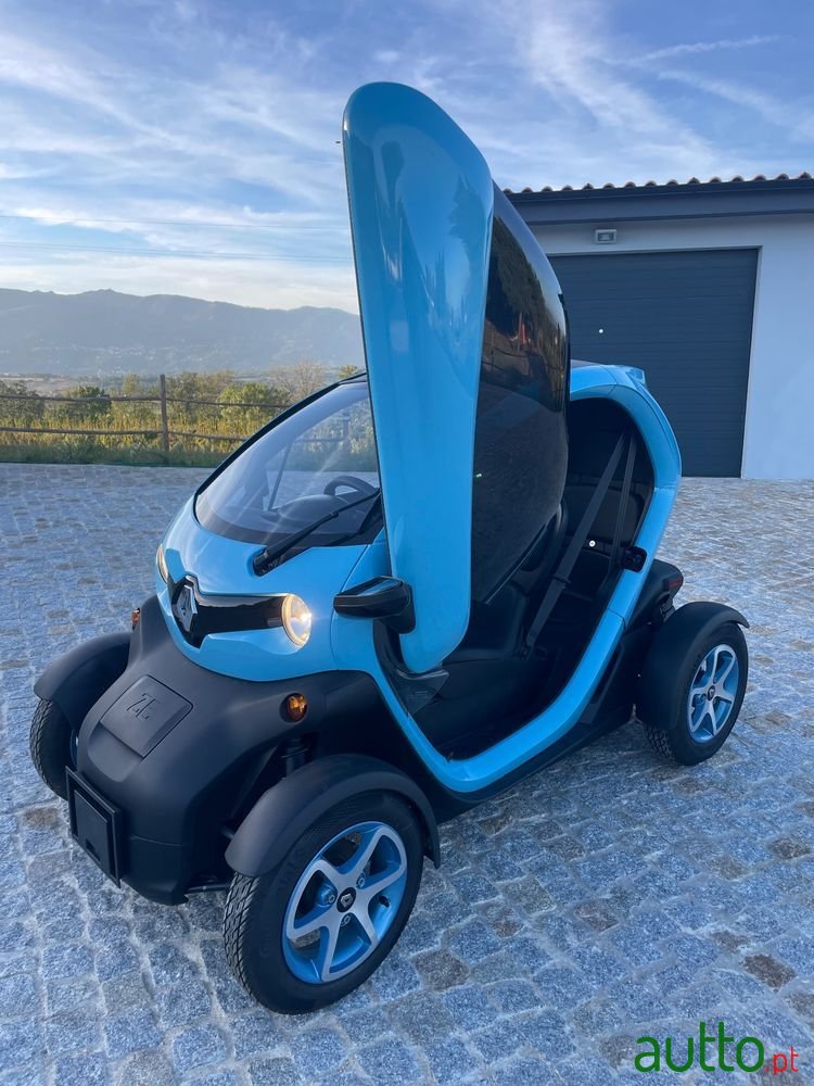 2020' Renault Twizy 80 Intens Blue photo #3