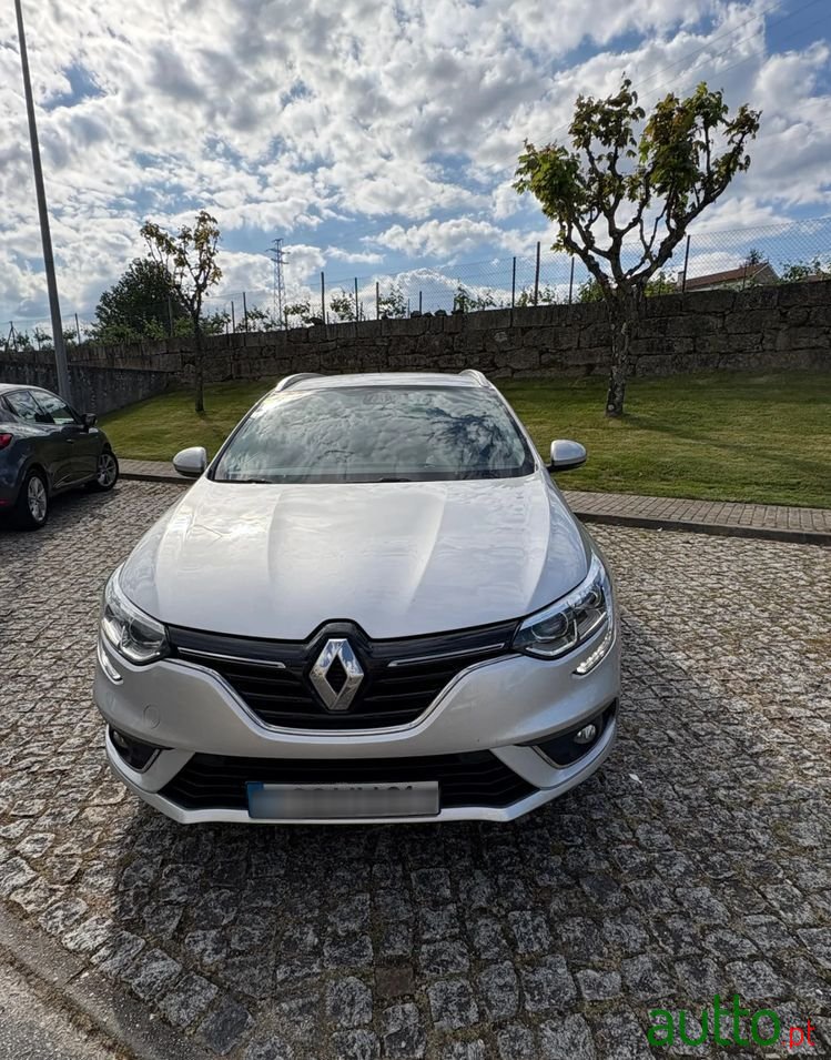 2018' Renault Mégane Sport Tourer photo #2