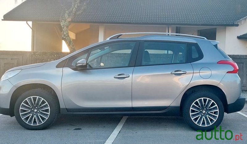 2014' Peugeot 2008 photo #2