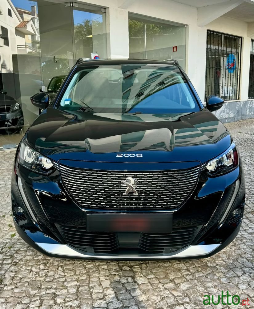 2020' Peugeot 2008 1.5 Bluehdi Allure photo #2