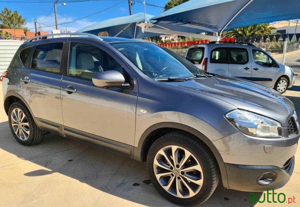 2013' Nissan Qashqai photo #2