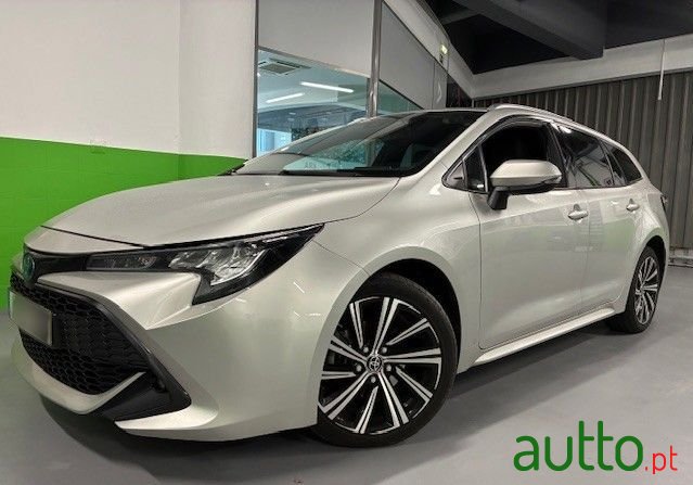 2022' Toyota Corolla Touring Sports photo #1