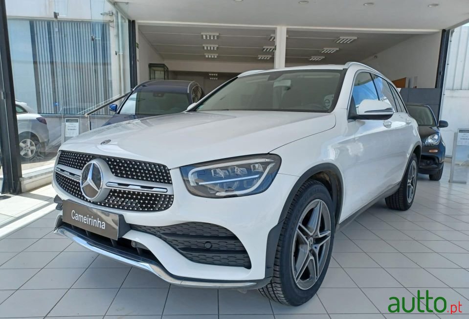 2020' Mercedes-Benz Glc-220 photo #1
