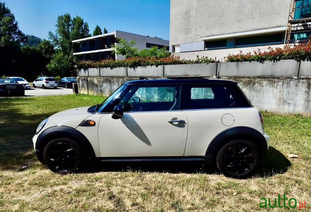 2008' MINI Cooper D 3 Portas photo #3