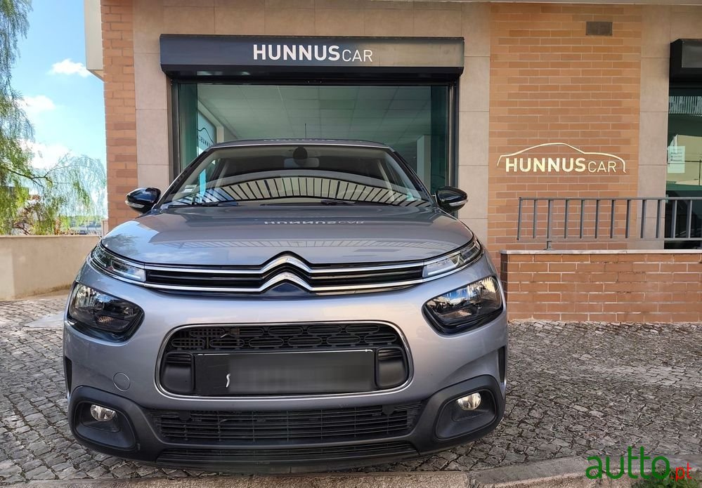 2018' Citroen C4 Cactus 1.2 Puretech Feel photo #2