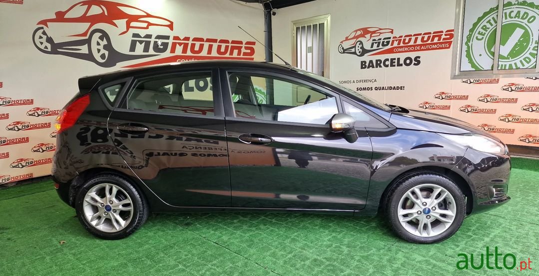 2015' Ford Fiesta photo #3