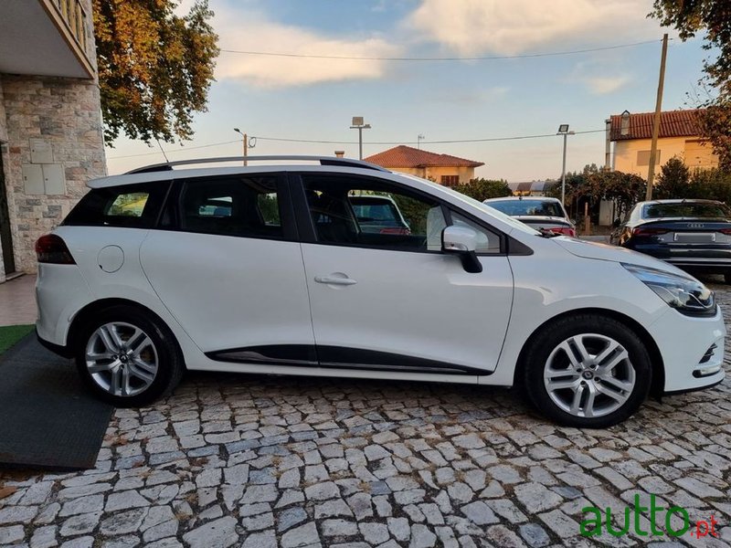 2018' Renault Clio Sport Tourer photo #5