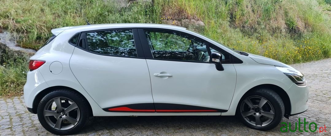 2015' Renault Clio photo #5