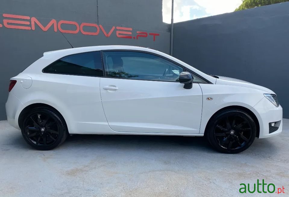 2015' SEAT Ibiza photo #2