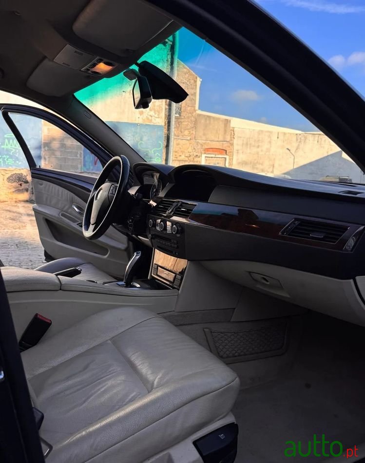 2008' BMW Série 5 Da Executive photo #5