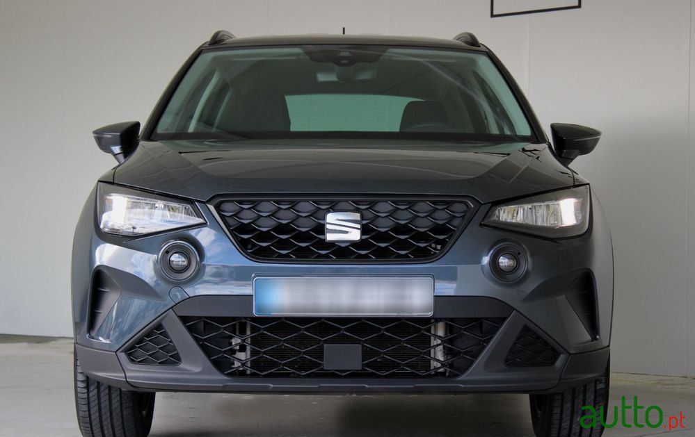 2023' SEAT Arona 1.0 Tsi Style photo #2
