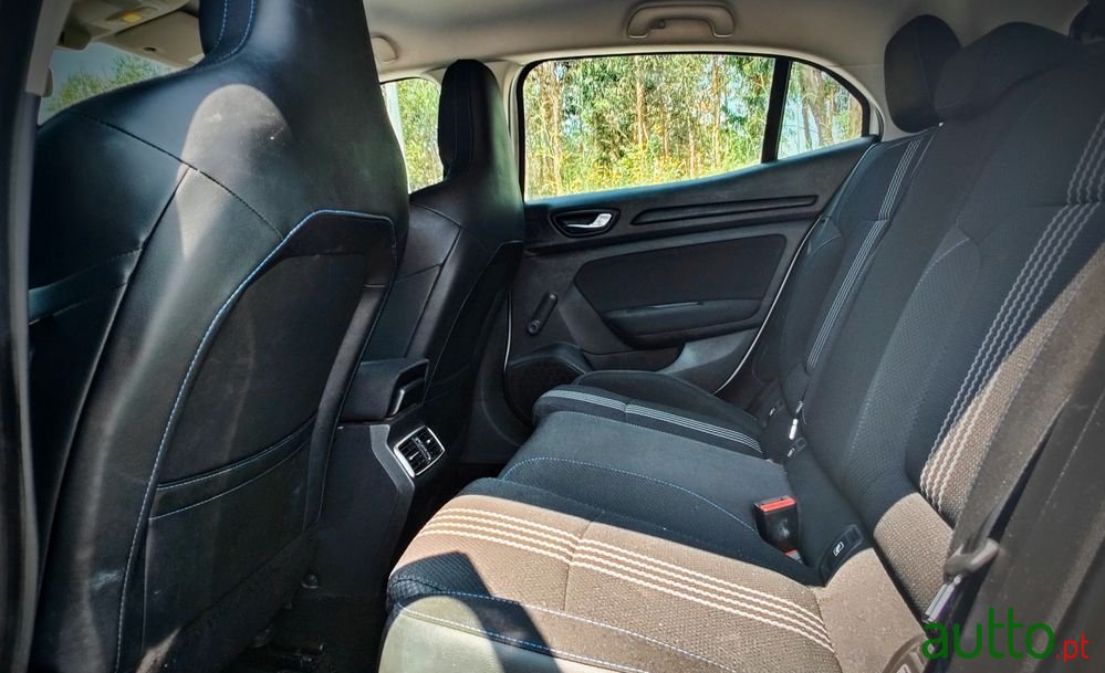 2017' Renault Megane 1.5 Dci Gt Line photo #6